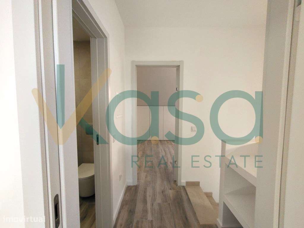 T1 Remodelado com Quintal Junto ao Largo da Santinha - Barreiro - Grande imagem: 3/23