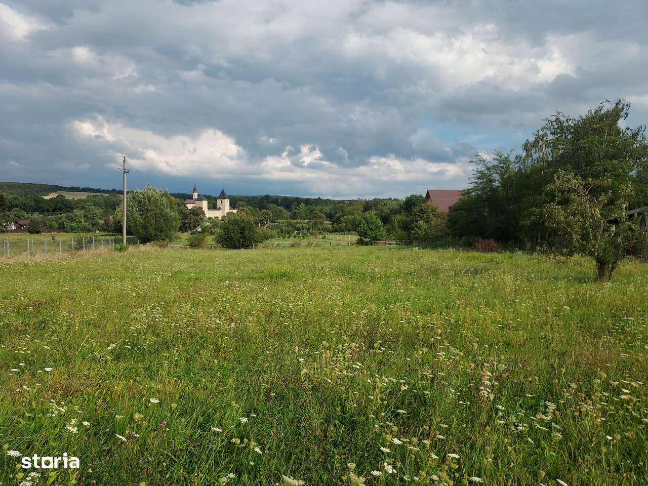 Dragomirna - 2070 mp teren cu locatie excelenta-3