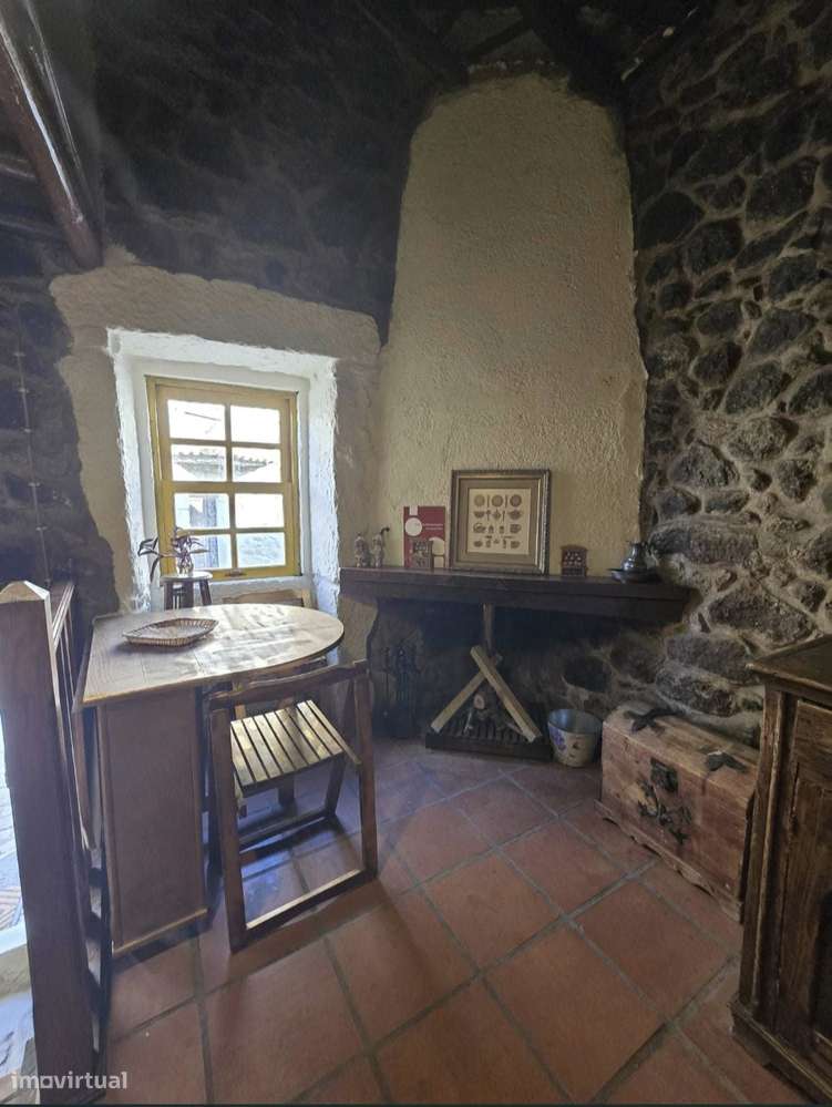 Casa de Pedra nas Muralhas do Castelo de Penamacor - Grande imagem: 4/7