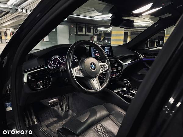 BMW Seria 5 M550i xDrive - 10