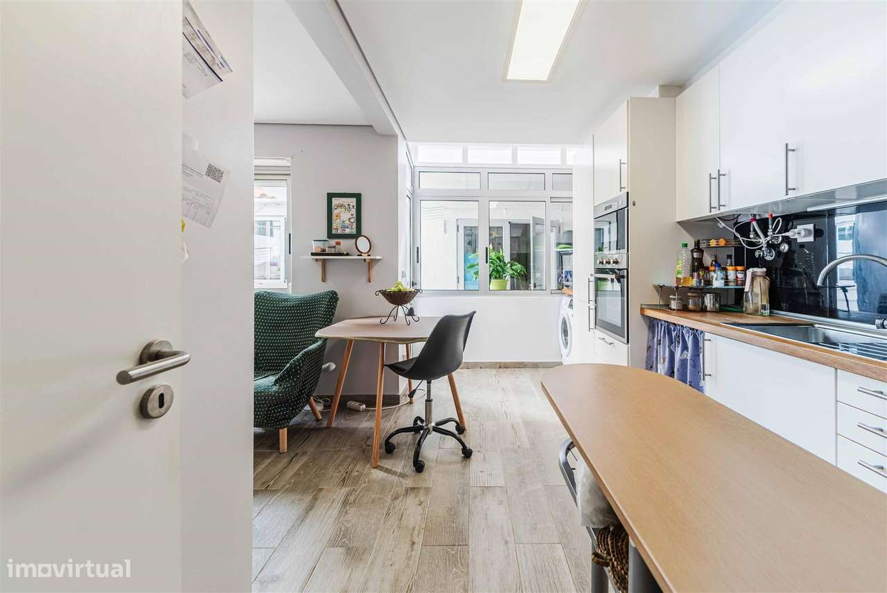 Vende-se T1 com terraço em Mem Martins - Grande imagem: 5/15