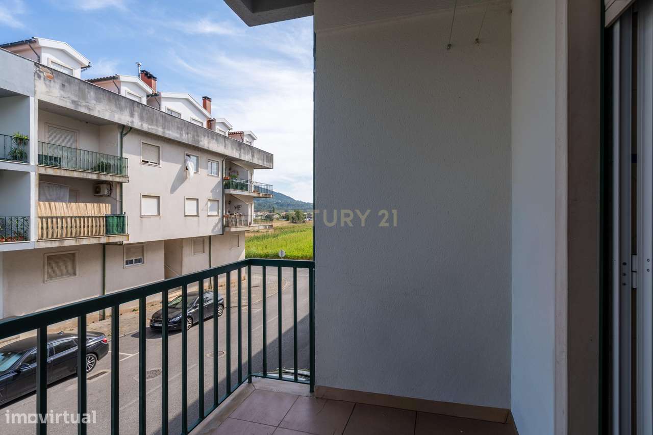 Moderno T1 em Lousã, quase novo e pronto a habitar-17