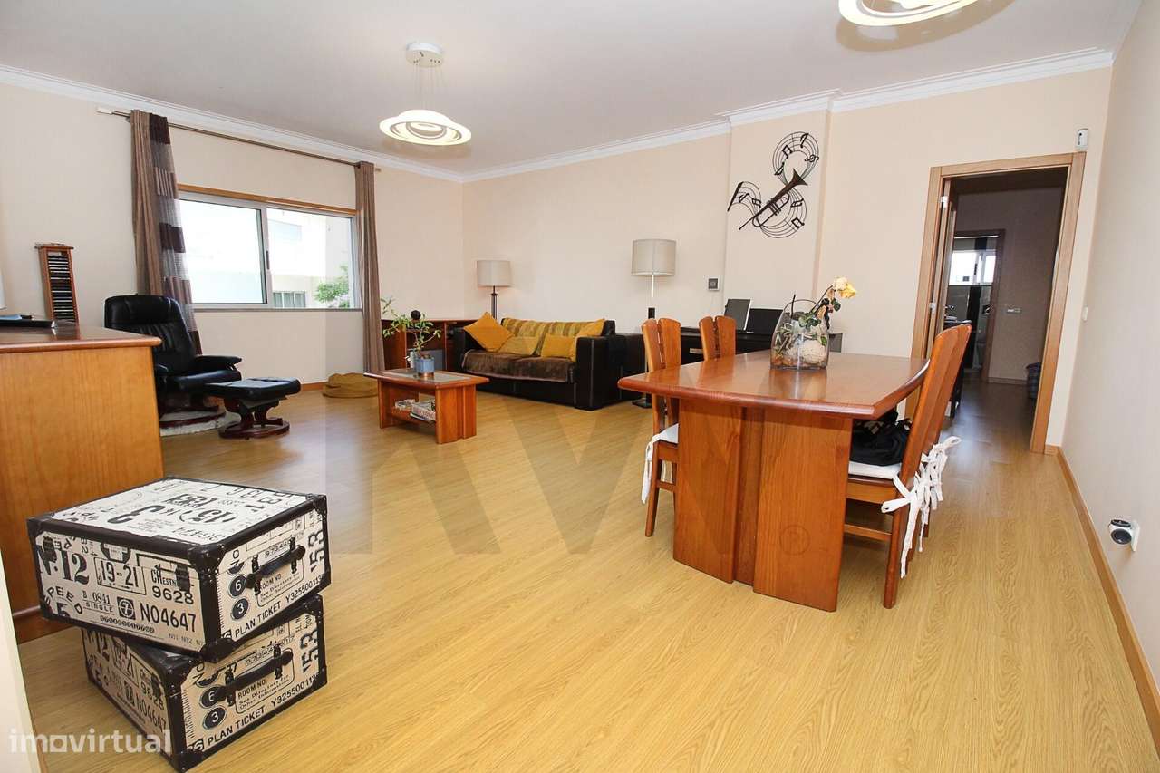 Fabuloso T4 com  garagem e jardim privado em Portimão - Grande imagem: 4/18