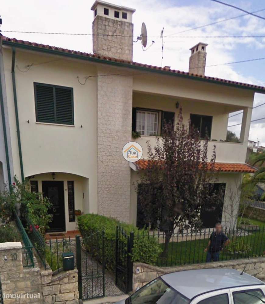 Moradia Geminada  de um dos lados do outro tem entarada e jardim em to - Grande imagem: 4/60