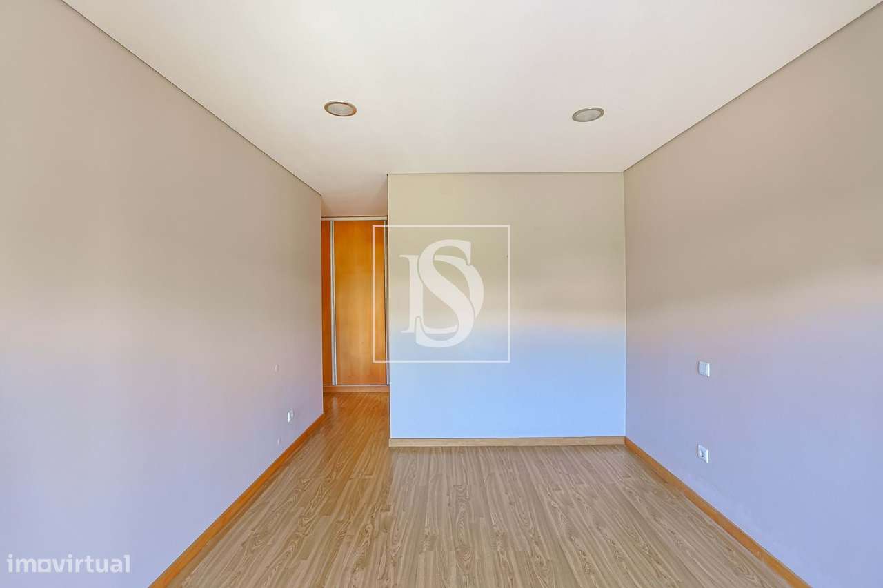 Apartamento T3 em Galegos (São Martinho)-12