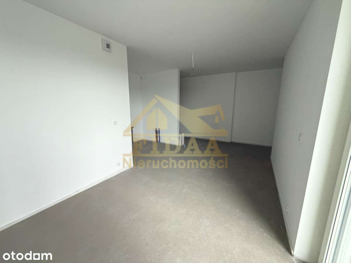 Świetny układ, widok na patio-4