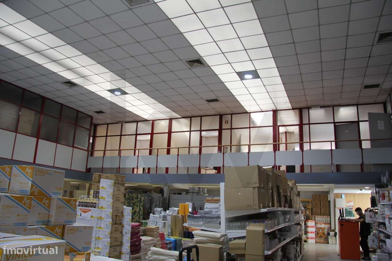 ARMAZÉM MASSAMÁ - ZONA INDÚSTRIAL - Grande imagem: 4/35