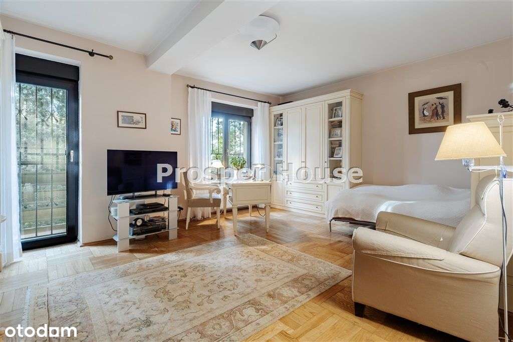 Dom z ładną zagospodarowaną działką.-9