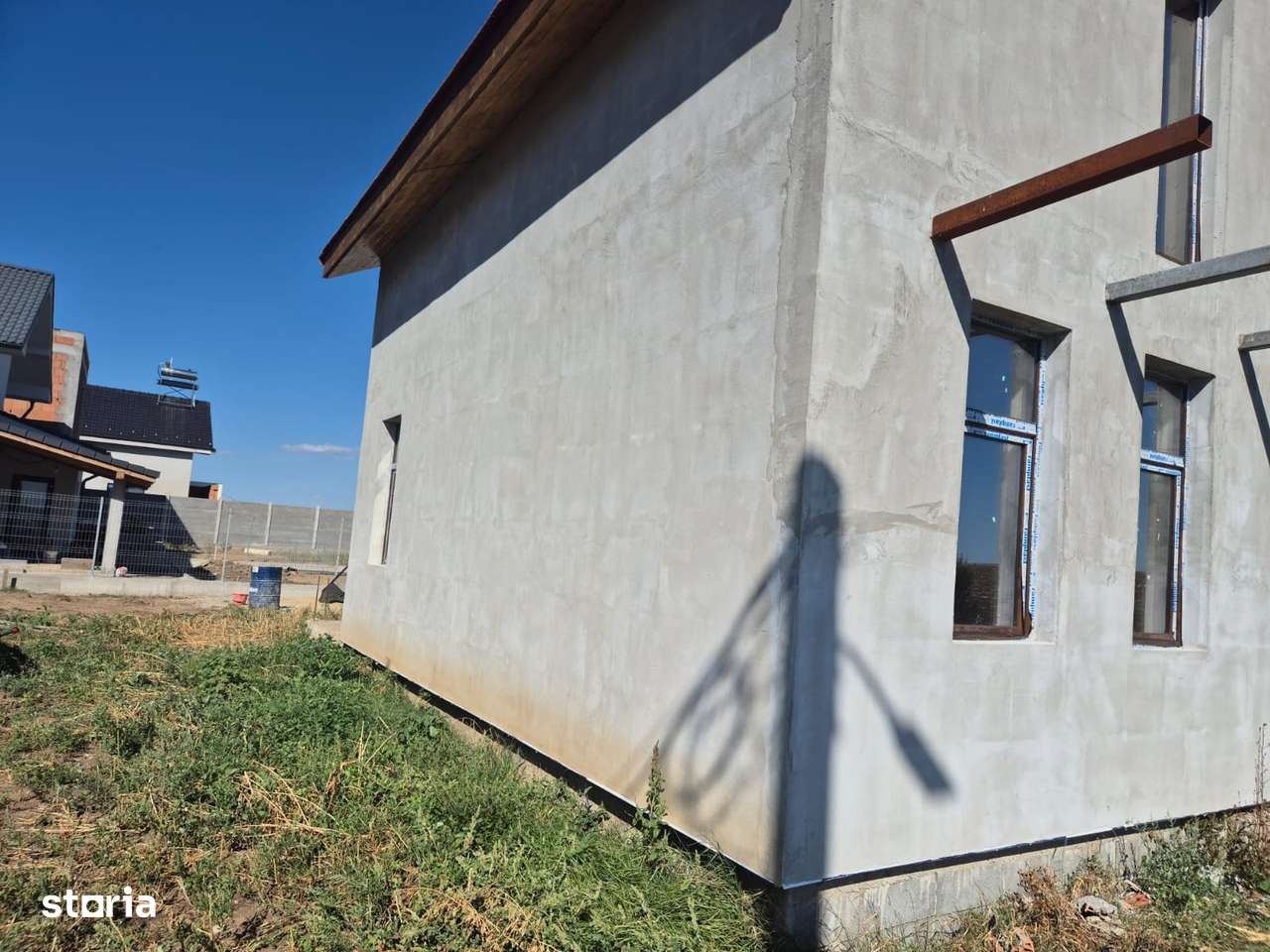 Vand vila Fantanele,jud.Arad,cartier nou,P+1, st.310 mp.la gri - Imagine principală: 1/18