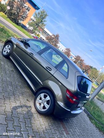 Mercedes-Benz Klasa B 180 BlueEffICIENCY - 9