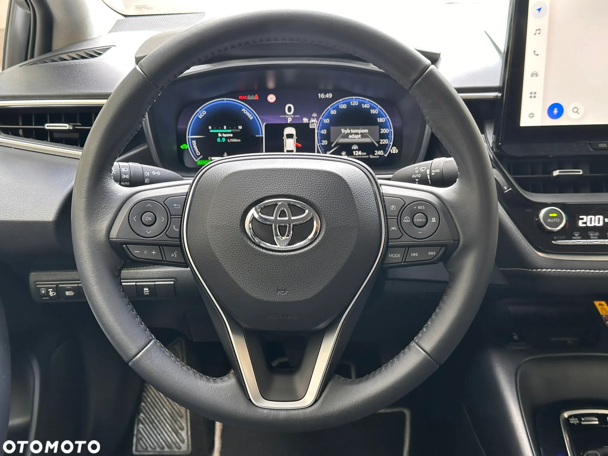 Toyota Corolla 1.8 Hybrid Style - 17