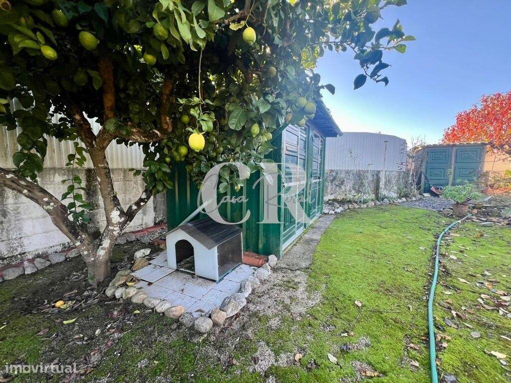 Excelente moradia térrea e independente com jardim em Arega - Figueiró-11