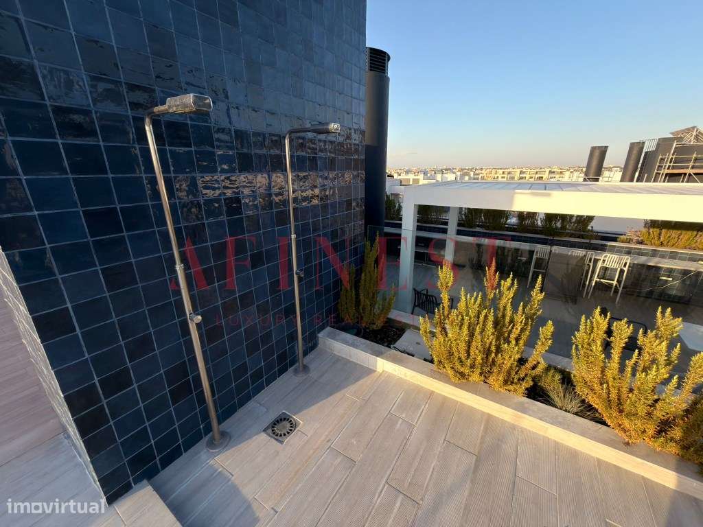 T1 TÉRREO COM PENÍNSULA, PISCINA NA COBERTURA E GARAGEM NO ORIZON S...-17