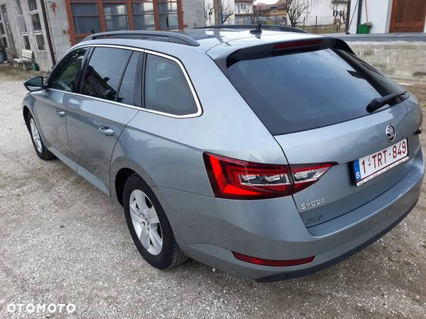 Skoda Superb 1.6 TDI Ambition - 5