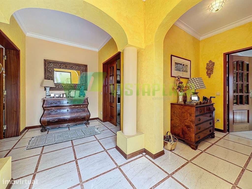 Moradia Isolada com Piscina e Garagem em Portimão - Grande imagem: 2/34