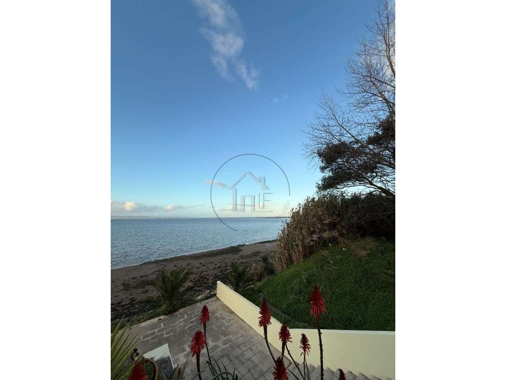 Apartamento T3+1 Duplex Novo Alcochete-2