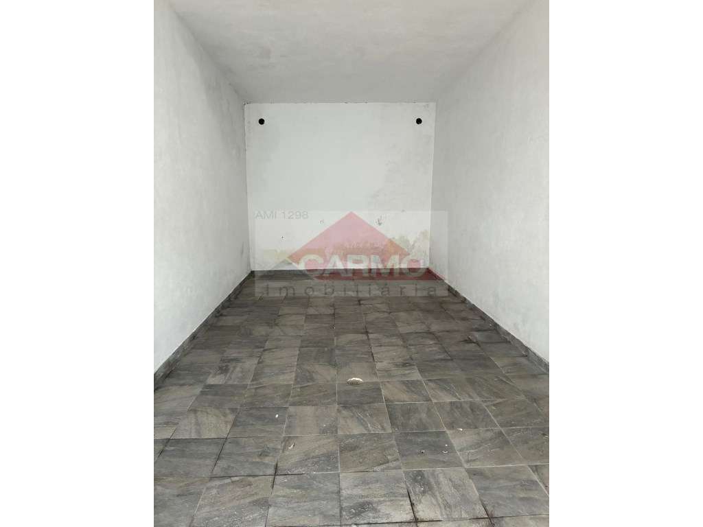 Arrenda-se Garagem bem Localizada. - Grande imagem: 4/5