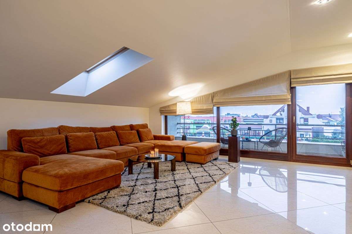 Elegancki dom z częścią biurowo-magazynową-12