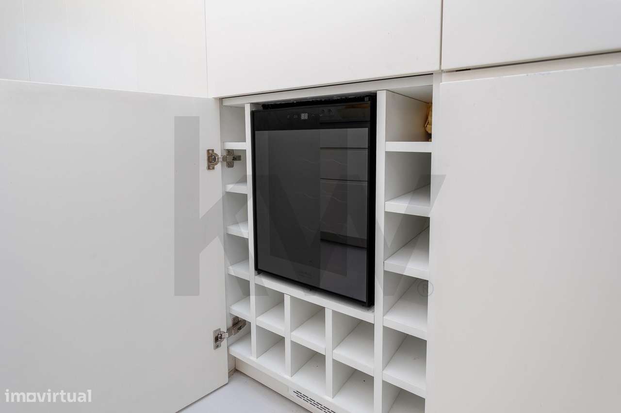 Apartamento T3 Renovado no Condomínio Torres de Lisboa | Laranjeiras S-11