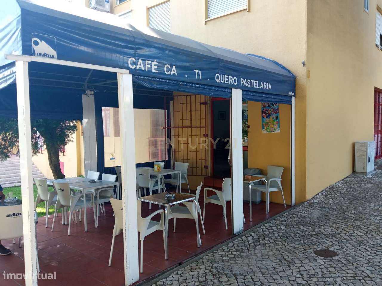 INVESTIDOR -  Trespasse de Pastelaria e cafetaria em pleno funcionamen-8