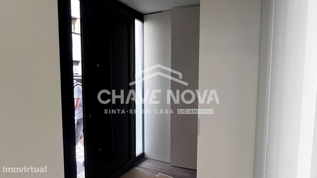 LA - Apartamento 2 Quartos, para Venda, Porto, Cedofeita,Ildefonso, Sé - Grande imagem: 2/16