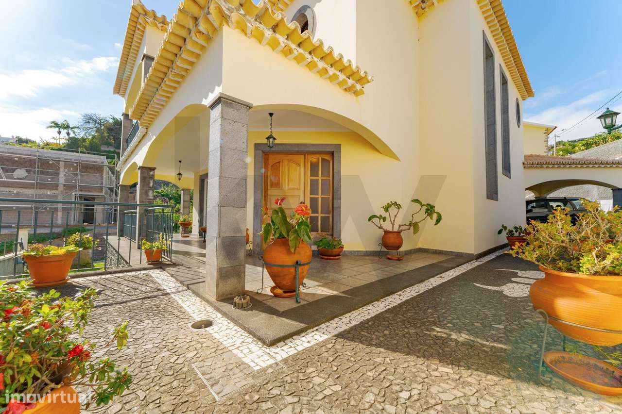 Moradia T3 em São Martinho – Jardins, Garagem e Excelente Exposição So - Grande imagem: 5/36