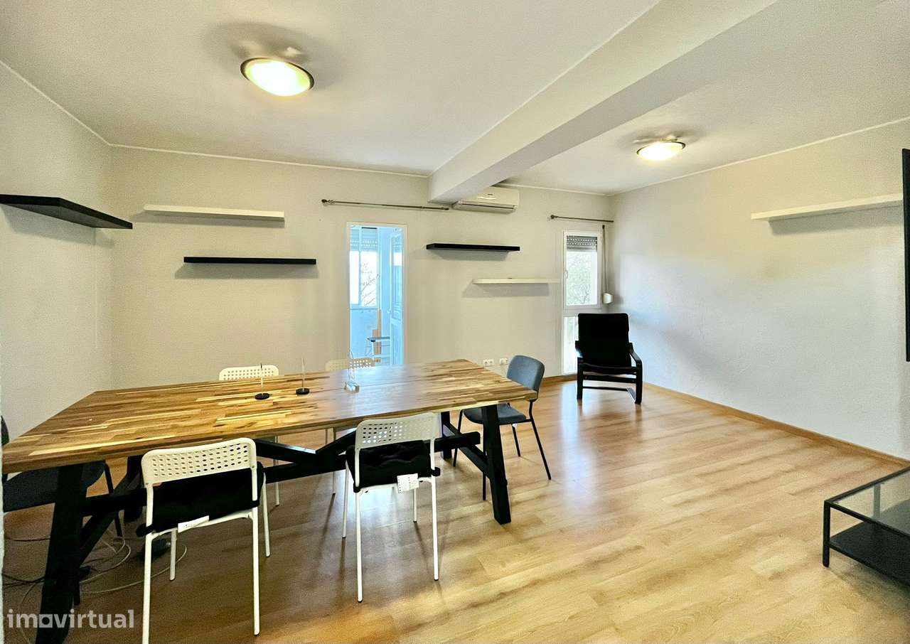 T3 - Equipado / Mobilado - Vale da Amoreira - Grande imagem: 3/11