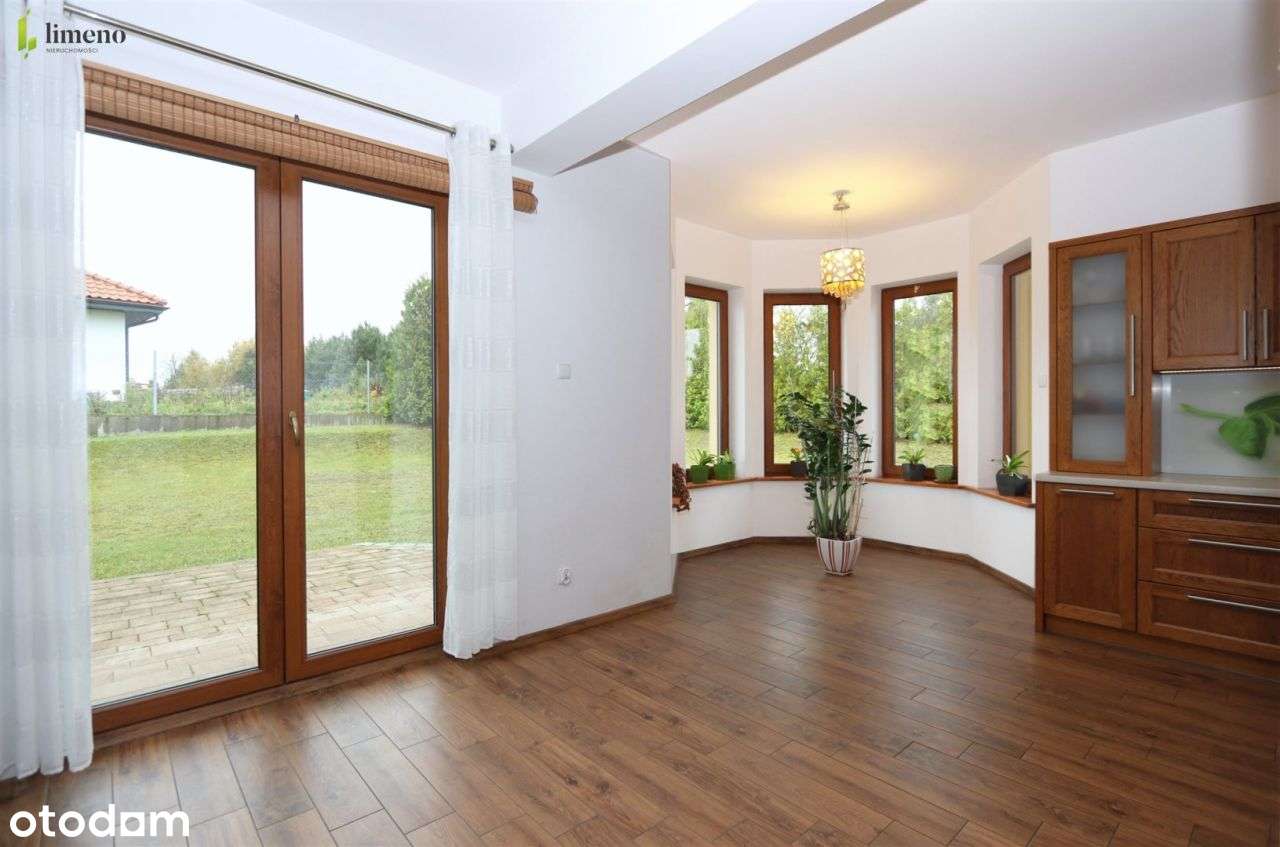 Kawał fajnej chaty ze stawem w Świątkach-5