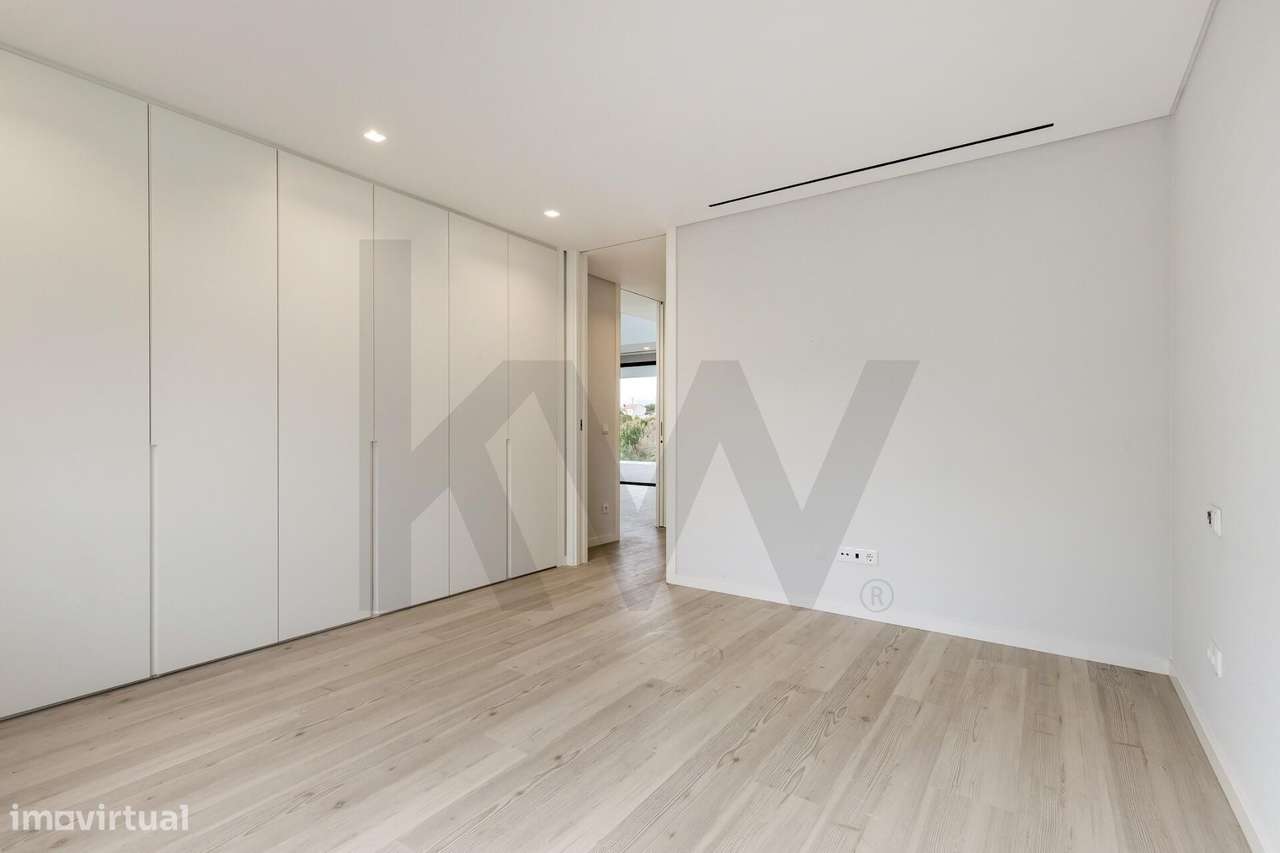 Moradia de arquitetura contemporânea em Cascais com 5 suites para vend-41