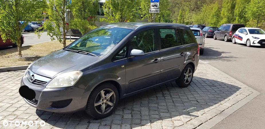 Opel Zafira - 1