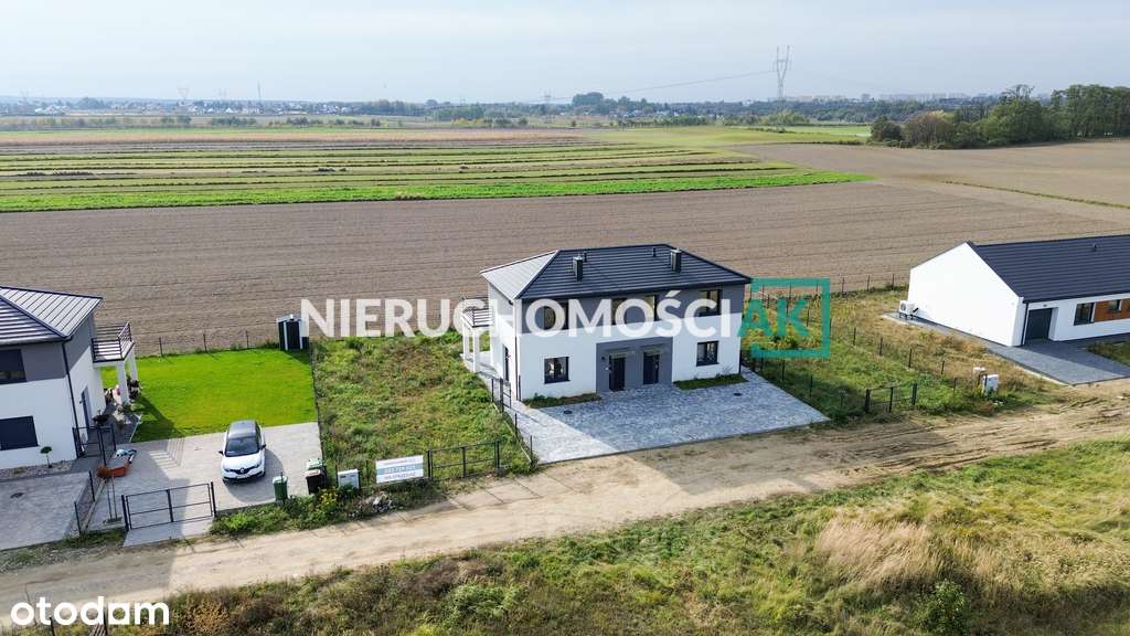 Gotowy do zamieszkania w pełni wyposażony bliźniak-16