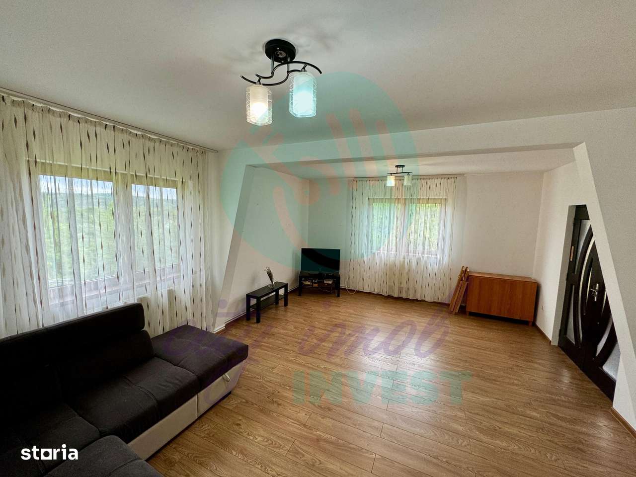 Oază de liniște și confort la poalele pădurii – Casa ta de vis! - Imagine principală: 4/13