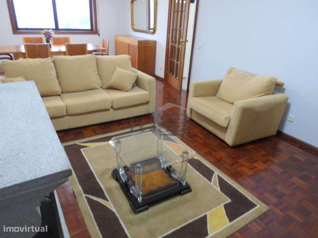 T3 Pedrouços Mobilado cozinha equipada garagem para 2 carros e arrumo - Grande imagem: 3/29