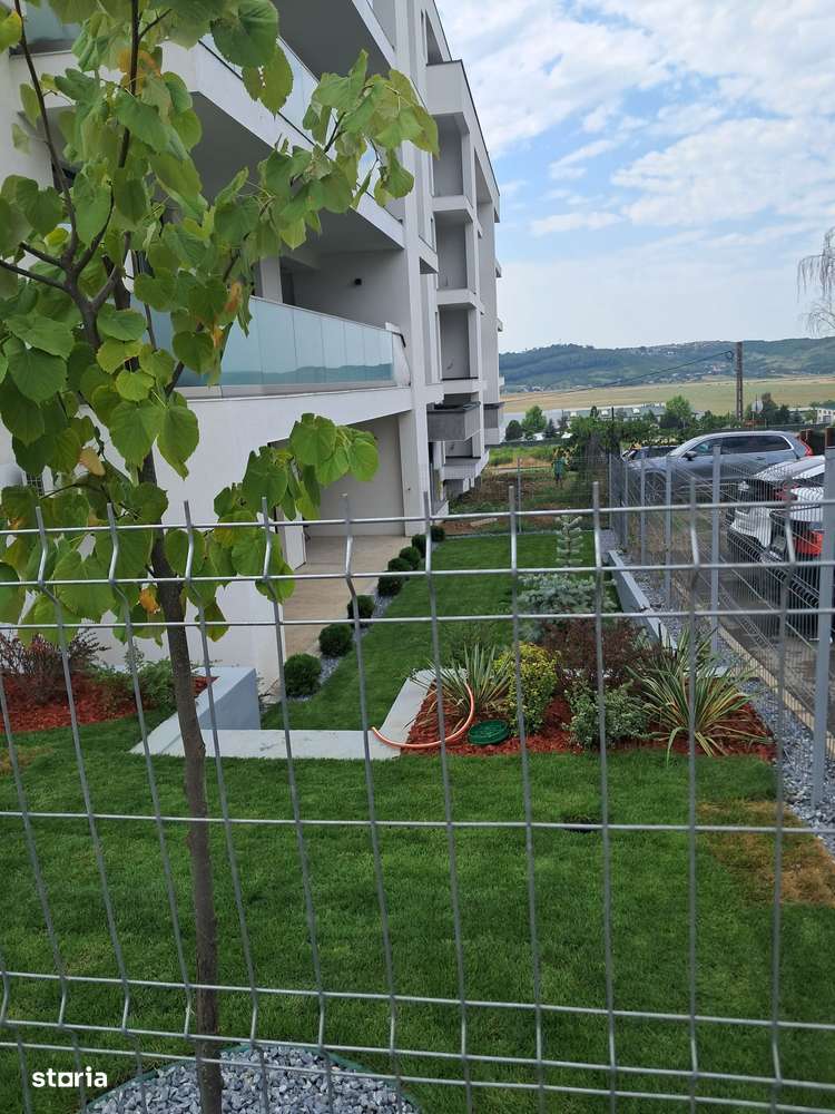Apartment lux amenajat cu gradina proprie 3 cam VALEA LUPULUI-0