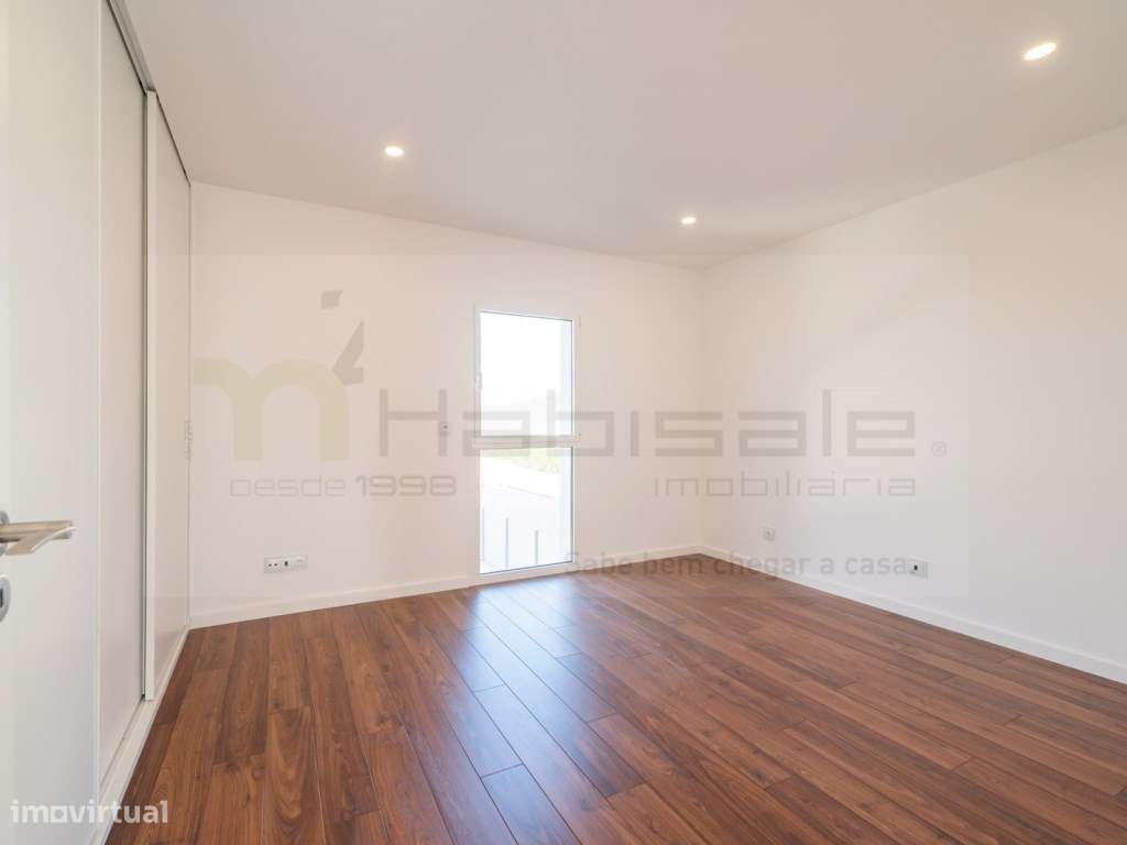 Moradia T3, situada em Areia Cascais, a curta distância da praia do...-31