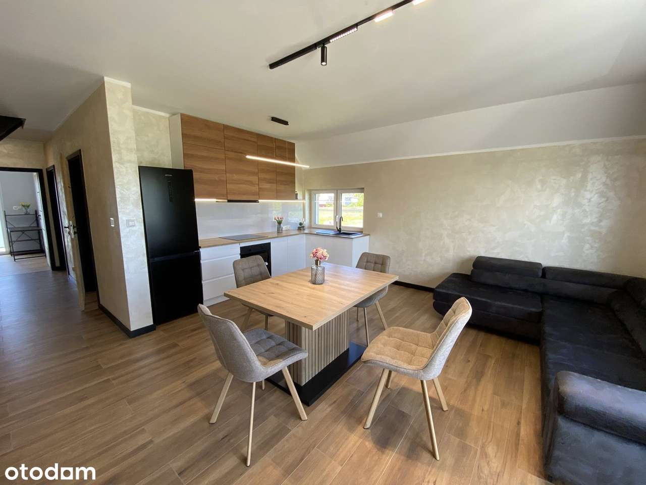 Nowe "pod klucz" mieszkanie z miejscem postojowym i ogródkiem-8