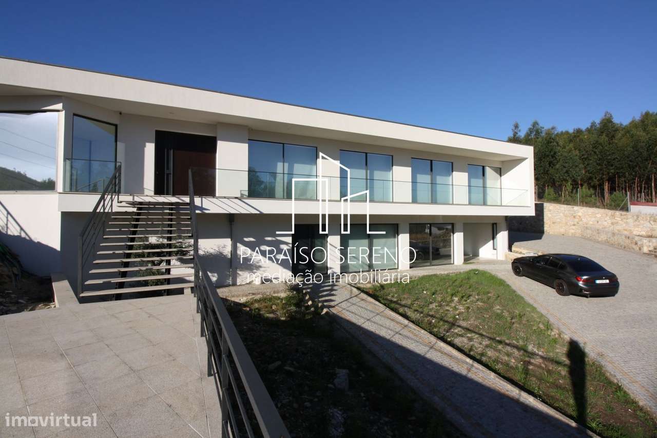 Moradia de Luxo em S. Miguel do Mato-8