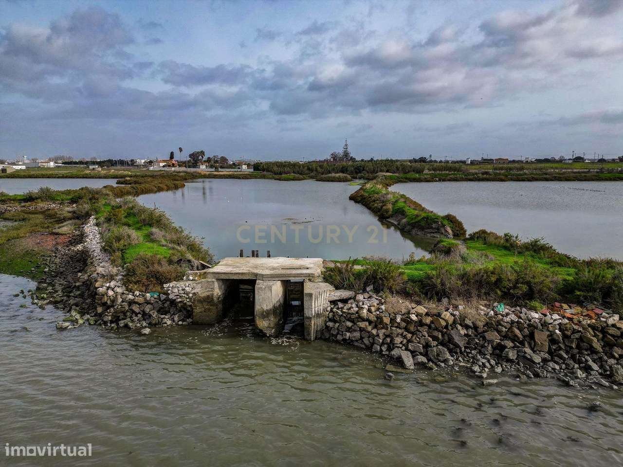 Marinha com 5 ha, destinada a piscicultura, em Sarilhos Grandes, Monti-21