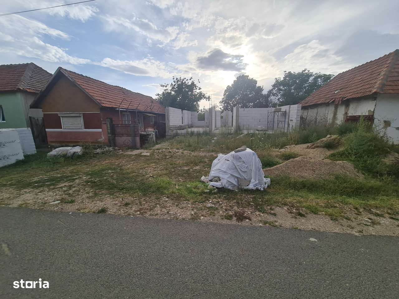 Vand Casa Veche si Noua cu Proiect în Comuna BOCSIG Jud.ARAD,Teren1496-1