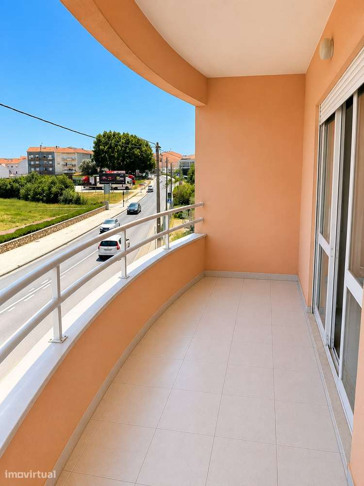 Apartamento T3 com Parqueamento Centro de Benavente-8