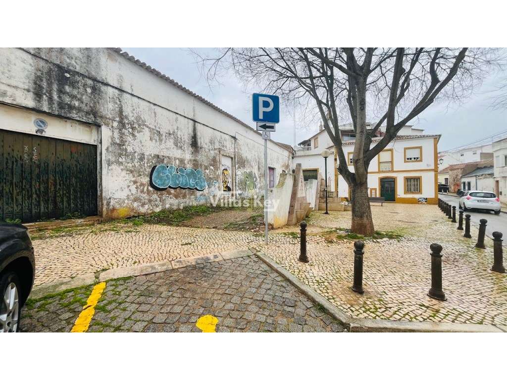 Prédio antigo para remodelar com 505 m² no centro de Lagos. - Grande imagem: 5/26