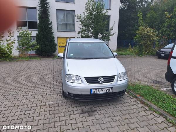 Volkswagen Touran - 1