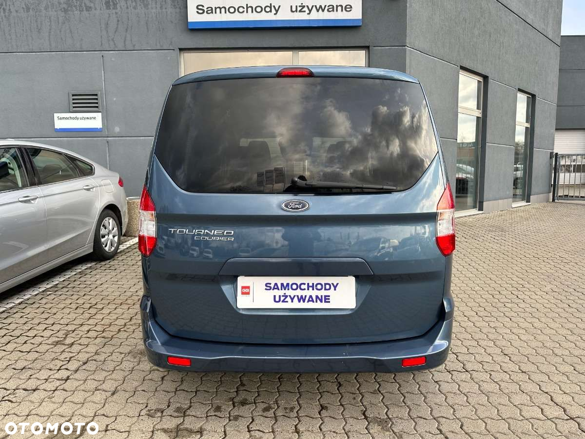 Ford Tourneo Courier - 10