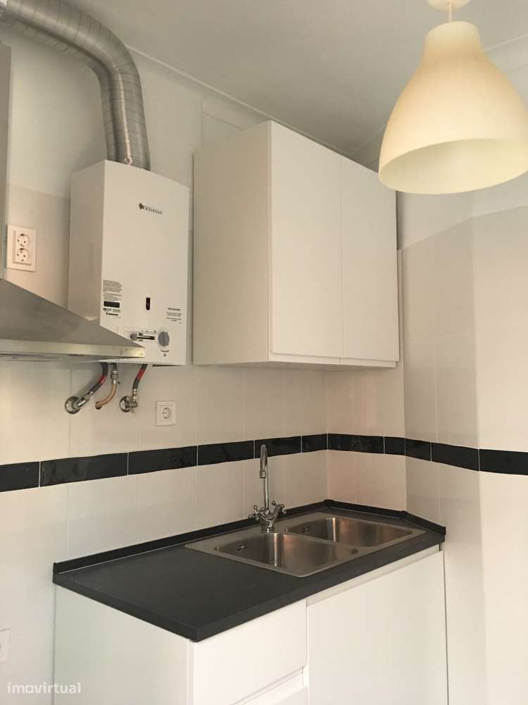 T1 equipado em bairro sossegado - Grande imagem: 2/18