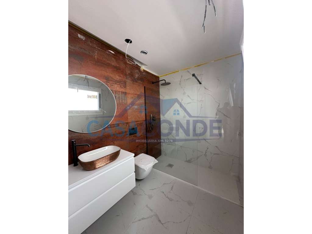 Moradia V4 c/Piscina ,excelentes areas-28