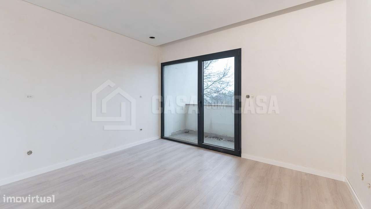 Moradia em Banda V3+1 B NOVA Campo-5