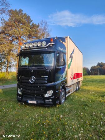 Mercedes-Benz Actros - 1