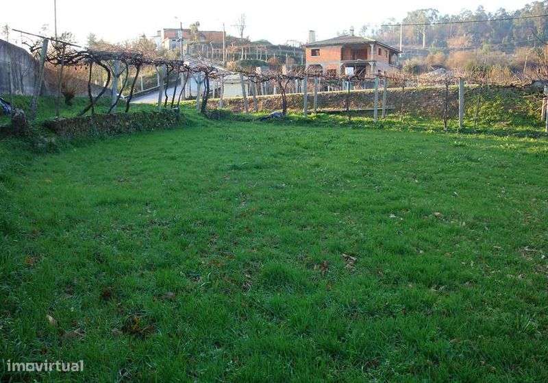 Terreno com viabilidade de construção com 610m2 - Vale de Cambra - Grande imagem: 4/4