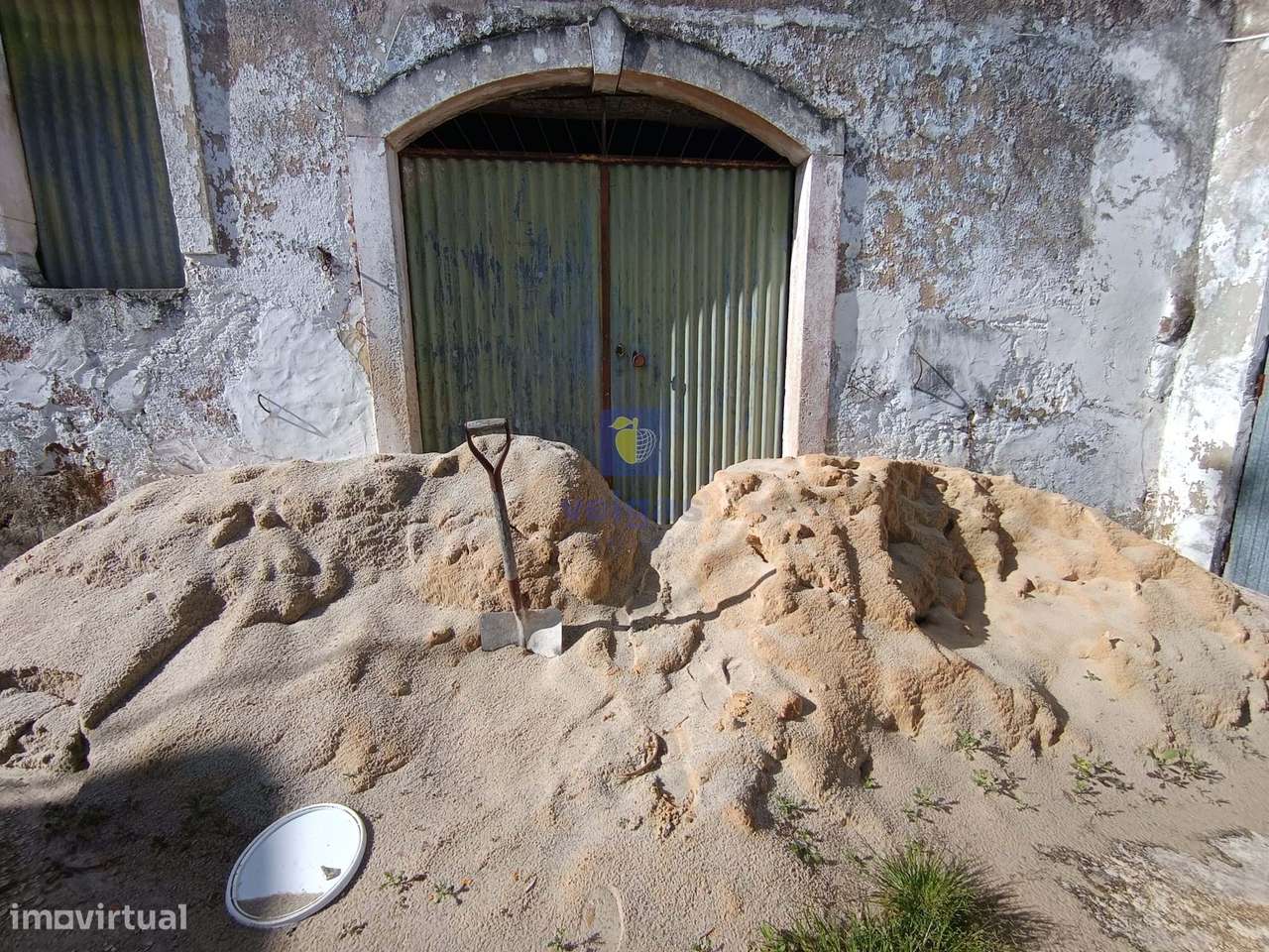 Moradia + Adega + Anexos com uma área  total de 787m2 situada em Casal-5