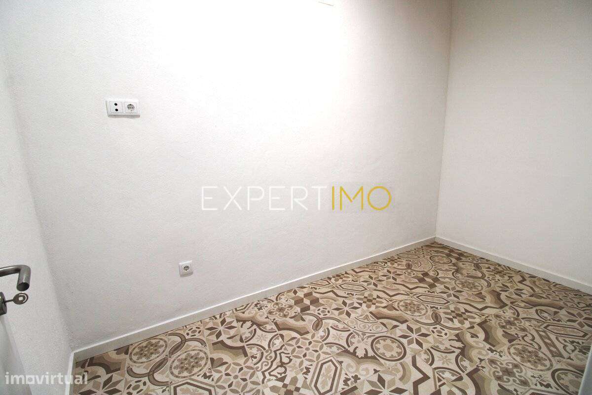 Moradia Típica na Baixa de Olhão com Potencial de Ampliação-5